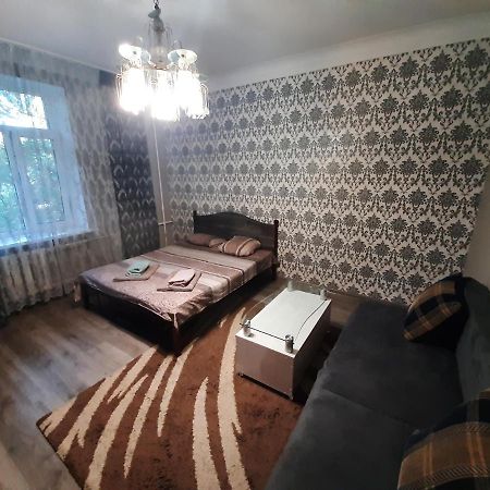 Zaporizhia Apartment 2 Bed Rooms Near Aristokrat المظهر الخارجي الصورة