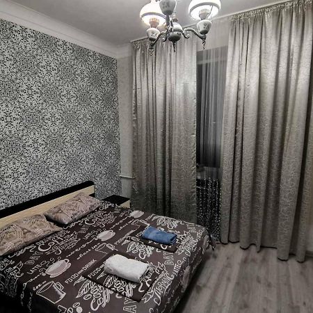 Zaporizhia Apartment 2 Bed Rooms Near Aristokrat المظهر الخارجي الصورة